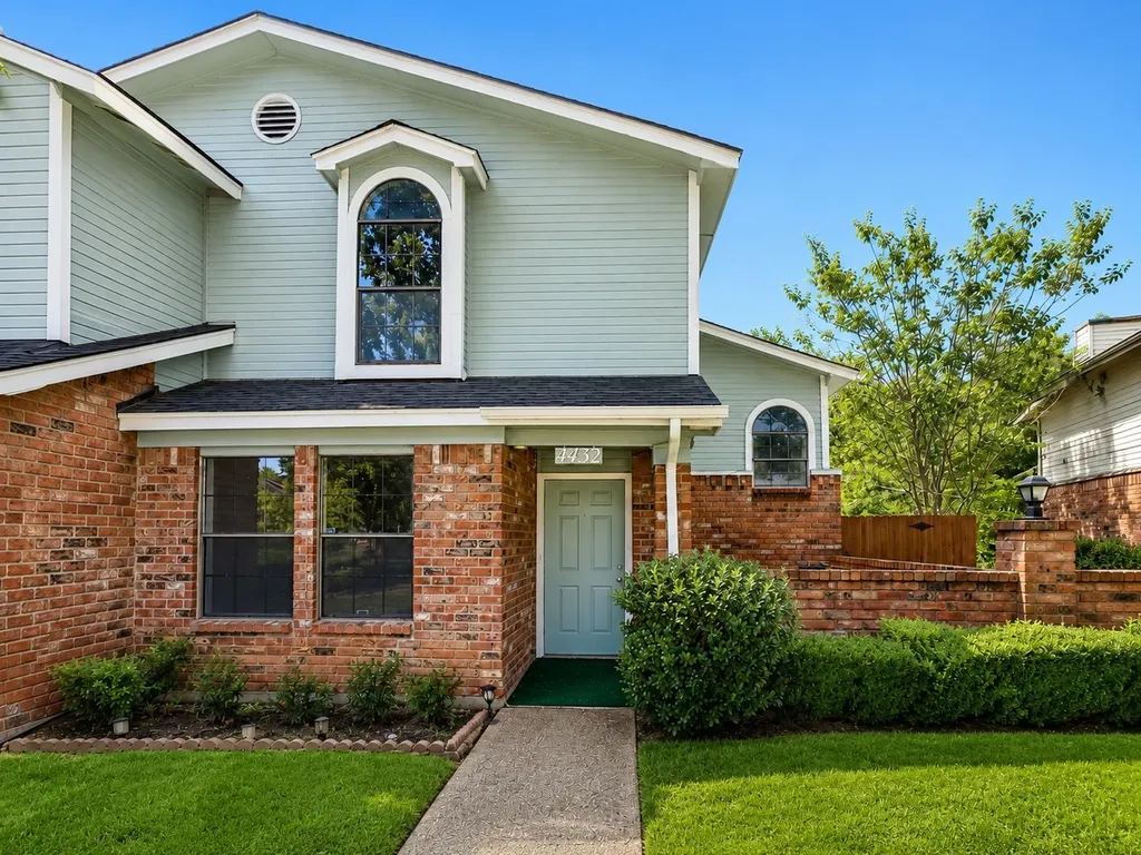 4432 Hulen Circle W Fort Worth TX 76133