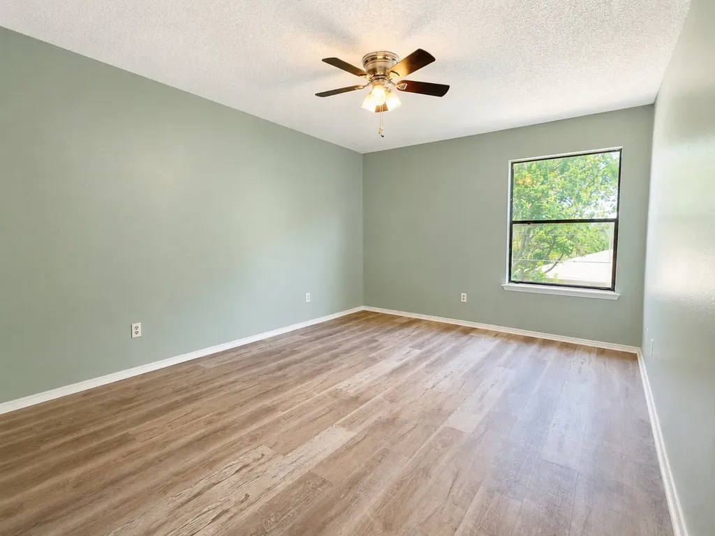 4432 Hulen Circle W Fort Worth TX 76133