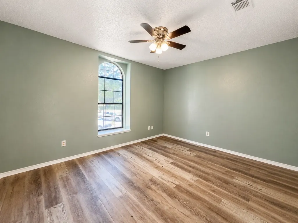 4432 Hulen Circle W Fort Worth TX 76133