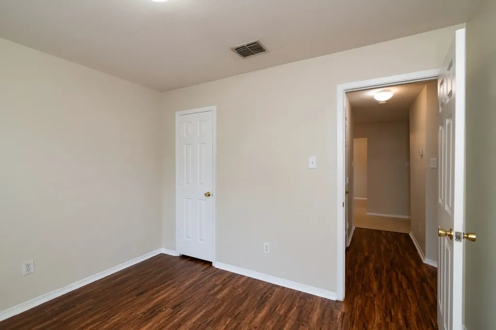 1514 Cover Drive Dallas TX 75241