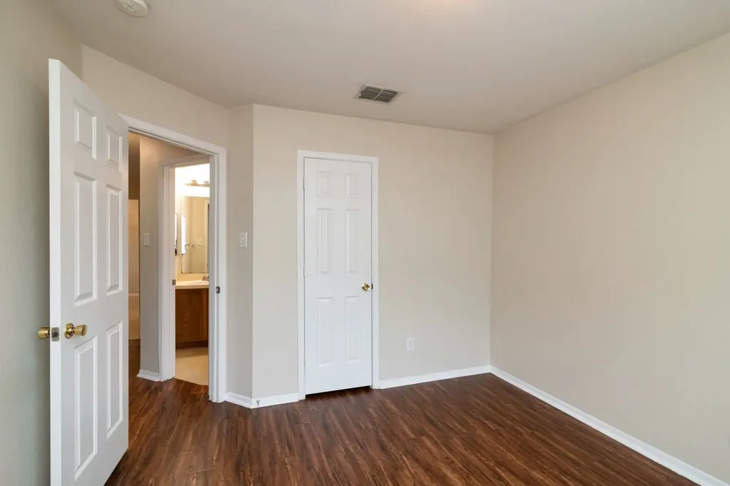 1514 Cover Drive Dallas TX 75241