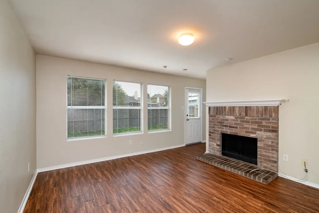 1514 Cover Drive Dallas TX 75241