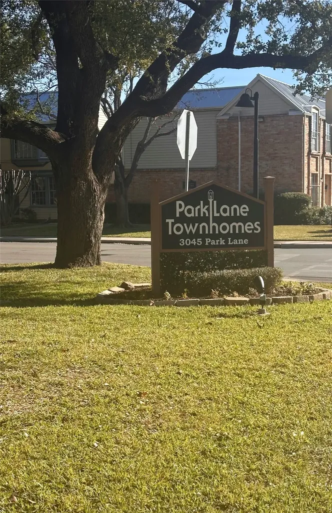 Dallas TX 75220