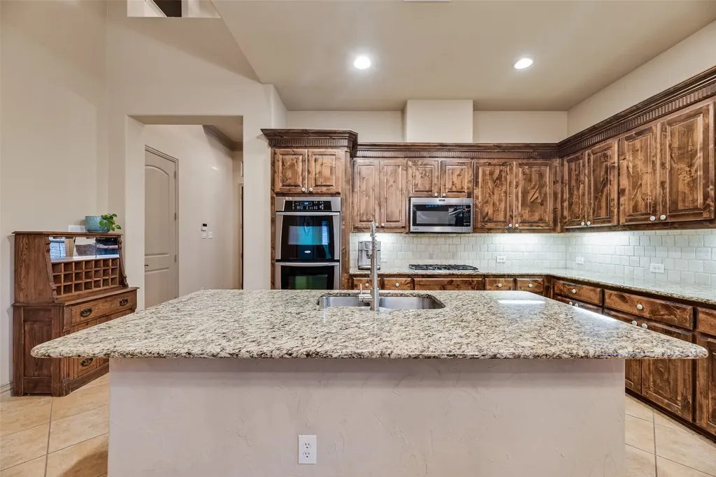 4020 E Hill Drive Irving TX 75038