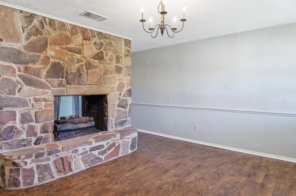 1706 Goodwin Drive Mineral Wells TX 76067