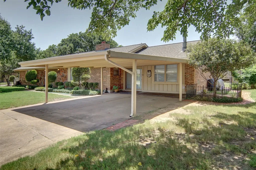 1706 Goodwin Drive Mineral Wells TX 76067