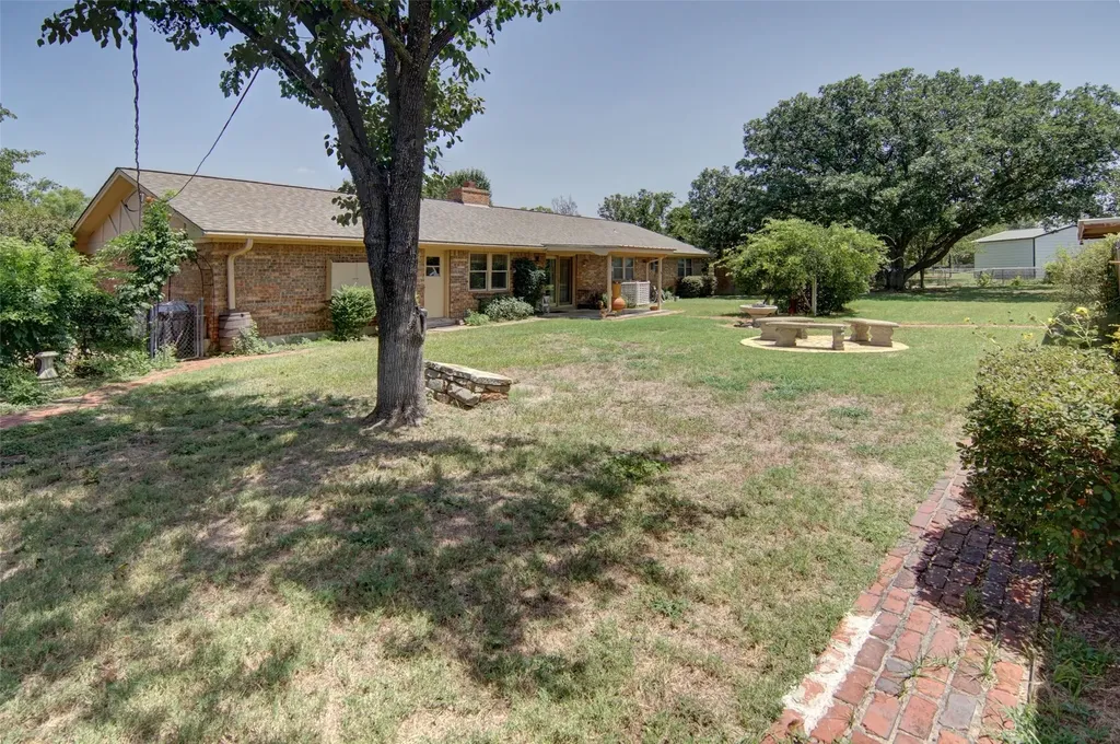 1706 Goodwin Drive Mineral Wells TX 76067
