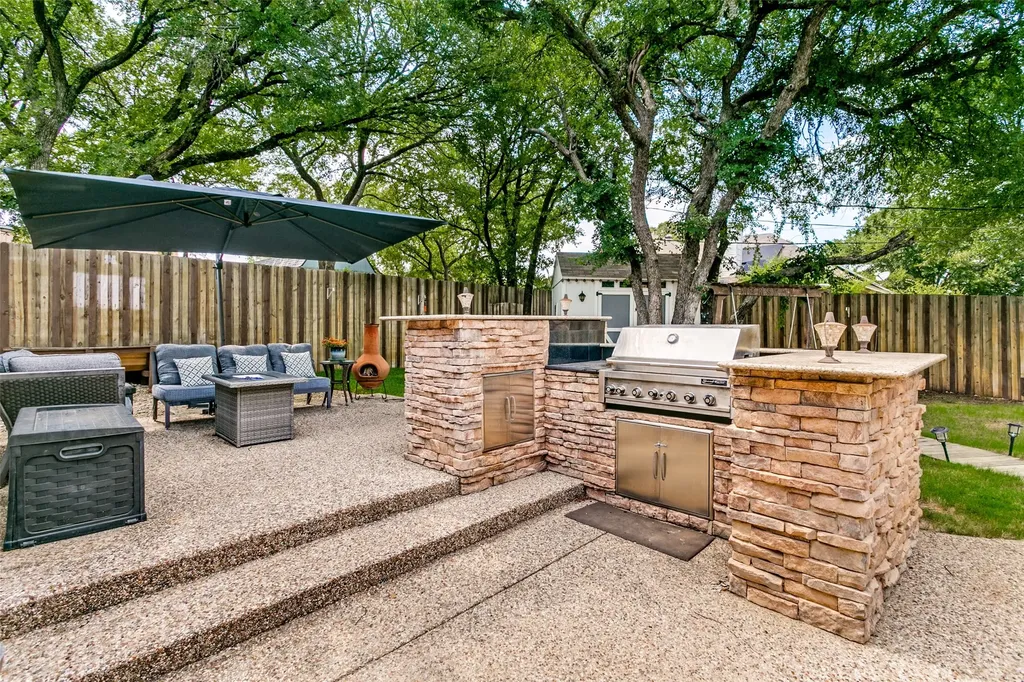 103 Hilltop Drive Kennedale TX 76060