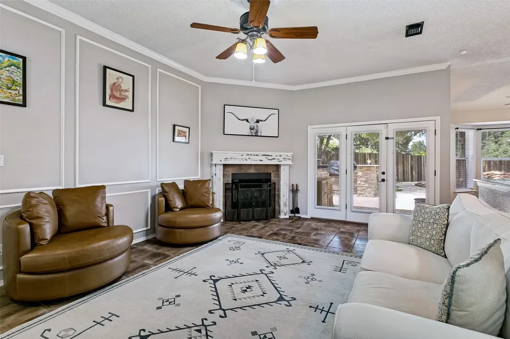 103 Hilltop Drive Kennedale TX 76060