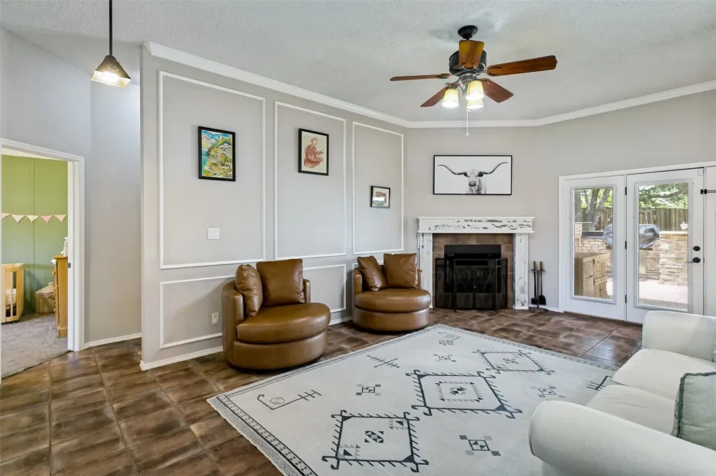 103 Hilltop Drive Kennedale TX 76060