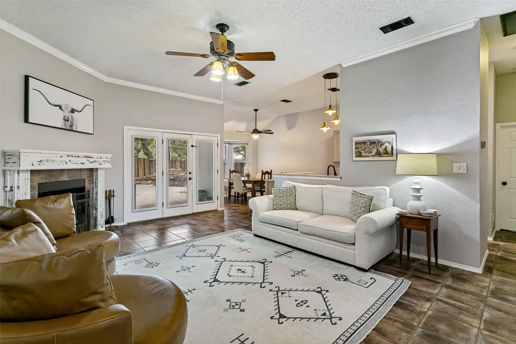 103 Hilltop Drive Kennedale TX 76060