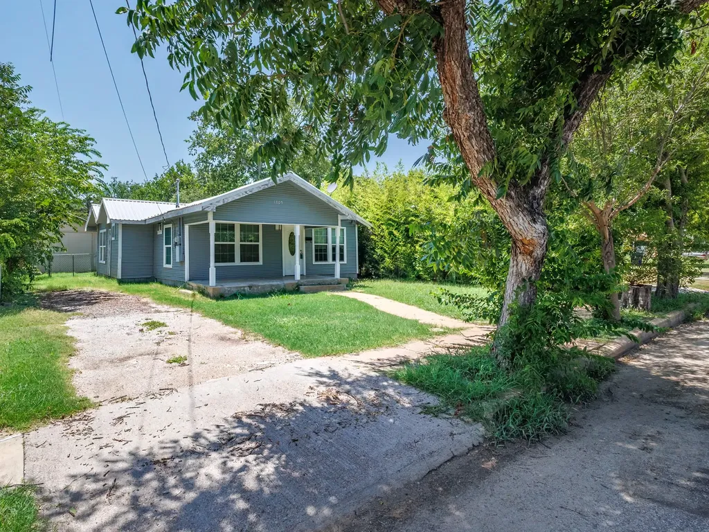 1805 7th Street Brownwood TX 76801