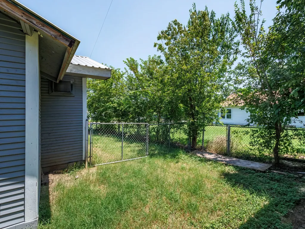 1805 7th Street Brownwood TX 76801