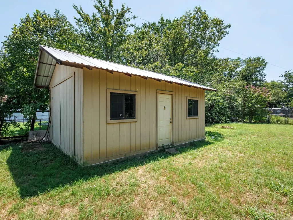 1805 7th Street Brownwood TX 76801