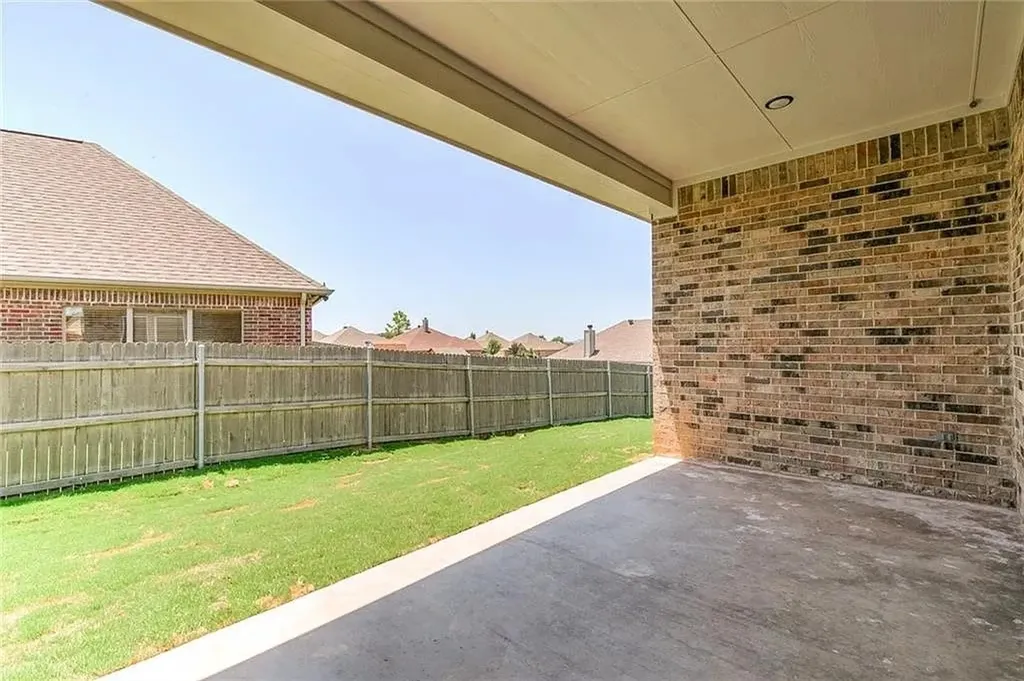 3050 Meandering Way Granbury TX 76049