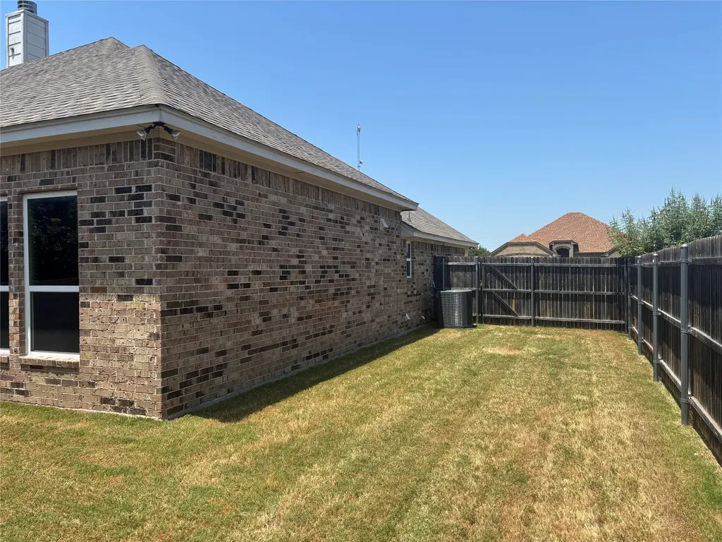 3050 Meandering Way Granbury TX 76049