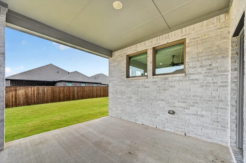582 Silver Springs Lane Lavon TX 75166