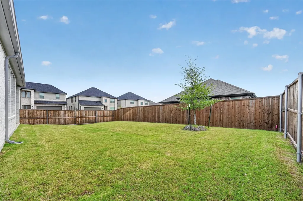 582 Silver Springs Lane Lavon TX 75166