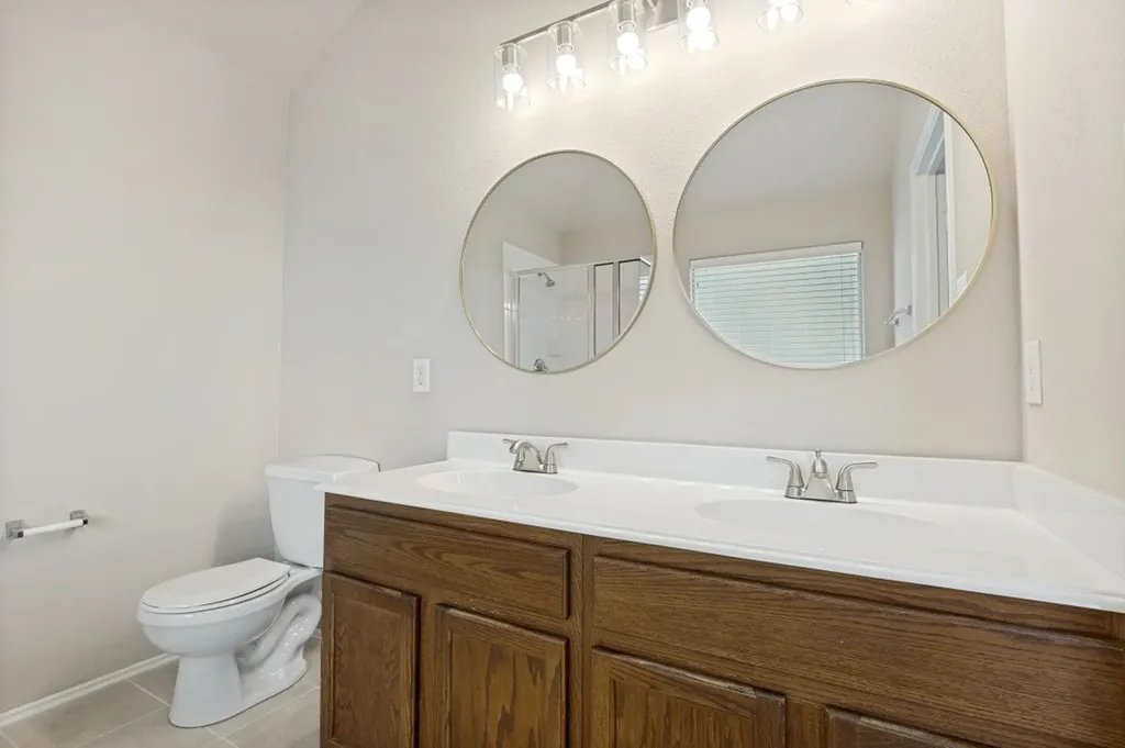 228 Great Plains Avenue Dallas TX 75241
