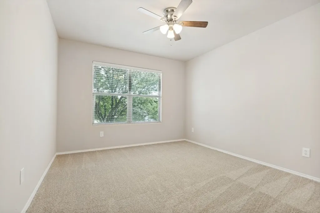 228 Great Plains Avenue Dallas TX 75241