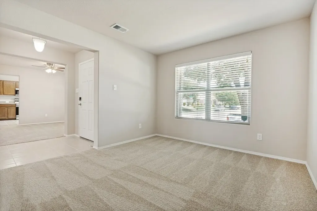 228 Great Plains Avenue Dallas TX 75241
