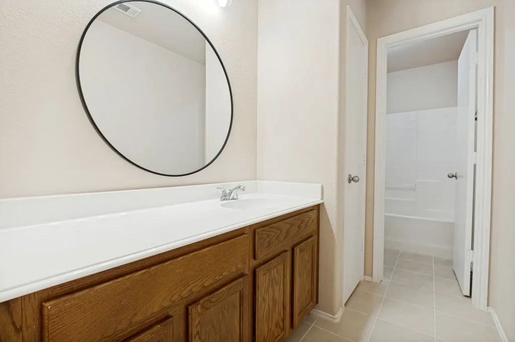 228 Great Plains Avenue Dallas TX 75241