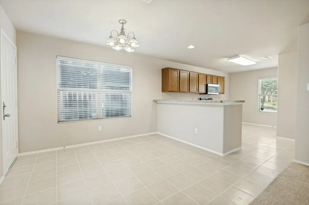 228 Great Plains Avenue Dallas TX 75241