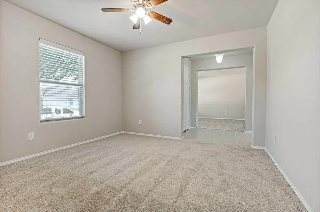 228 Great Plains Avenue Dallas TX 75241