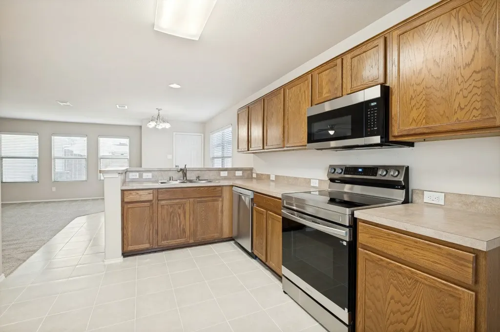 228 Great Plains Avenue Dallas TX 75241