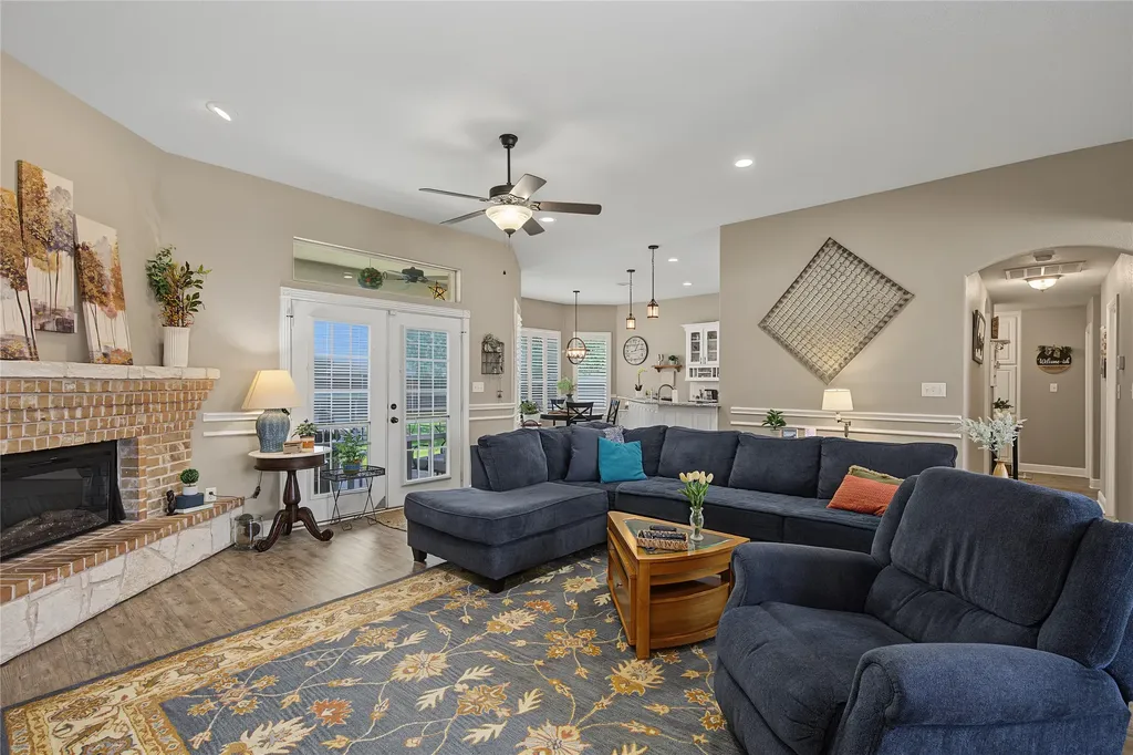 2821 Willow Ridge Circle Granbury TX 76049