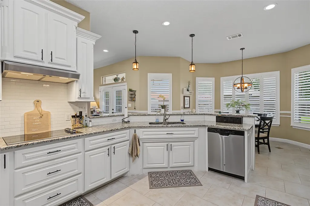 2821 Willow Ridge Circle Granbury TX 76049