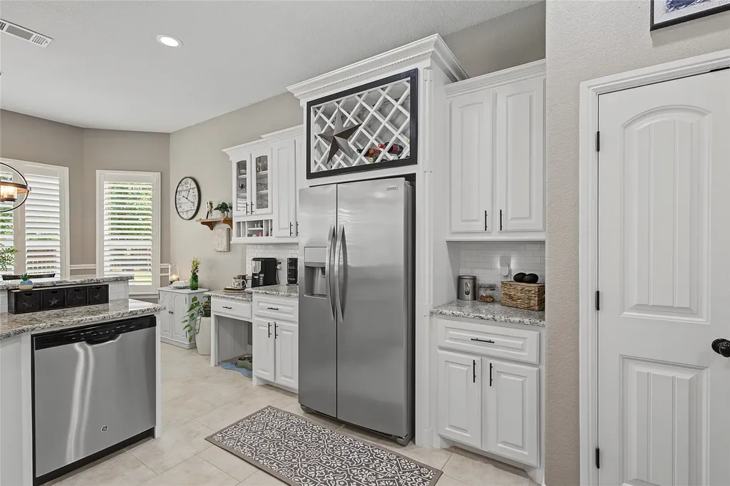 2821 Willow Ridge Circle Granbury TX 76049