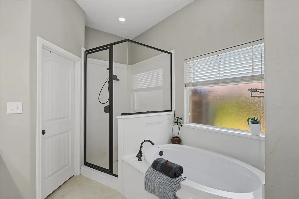 2821 Willow Ridge Circle Granbury TX 76049