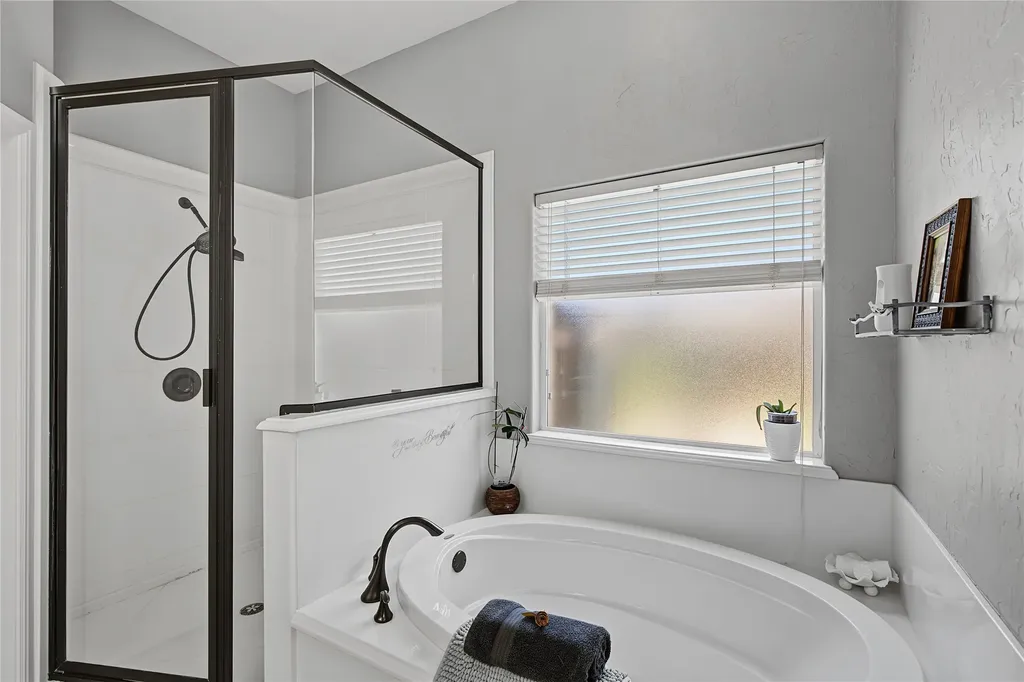 2821 Willow Ridge Circle Granbury TX 76049