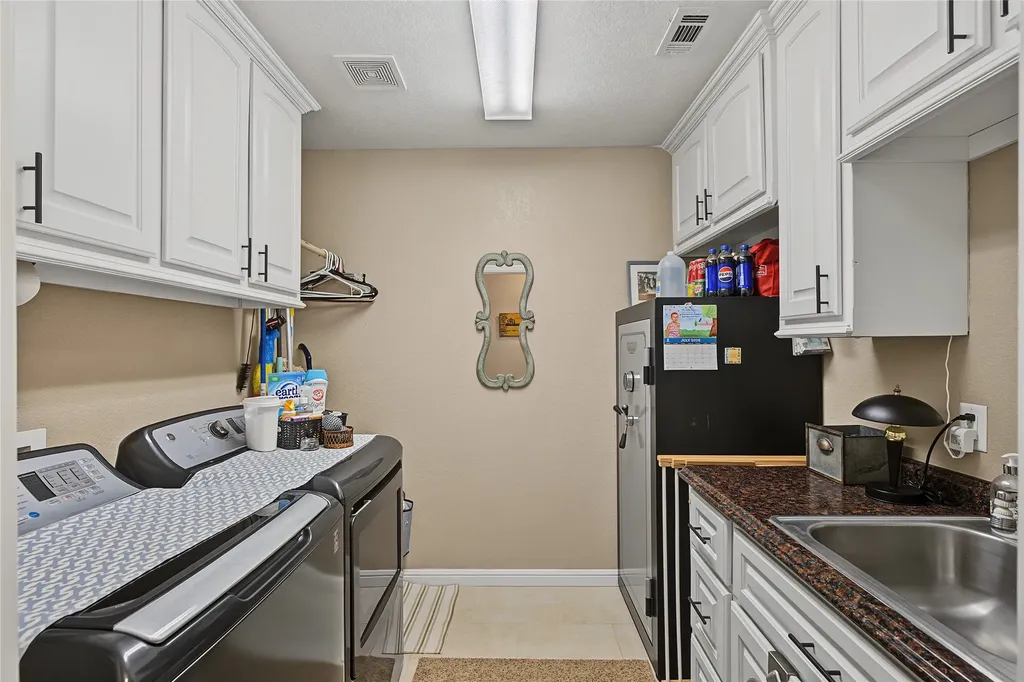 2821 Willow Ridge Circle Granbury TX 76049