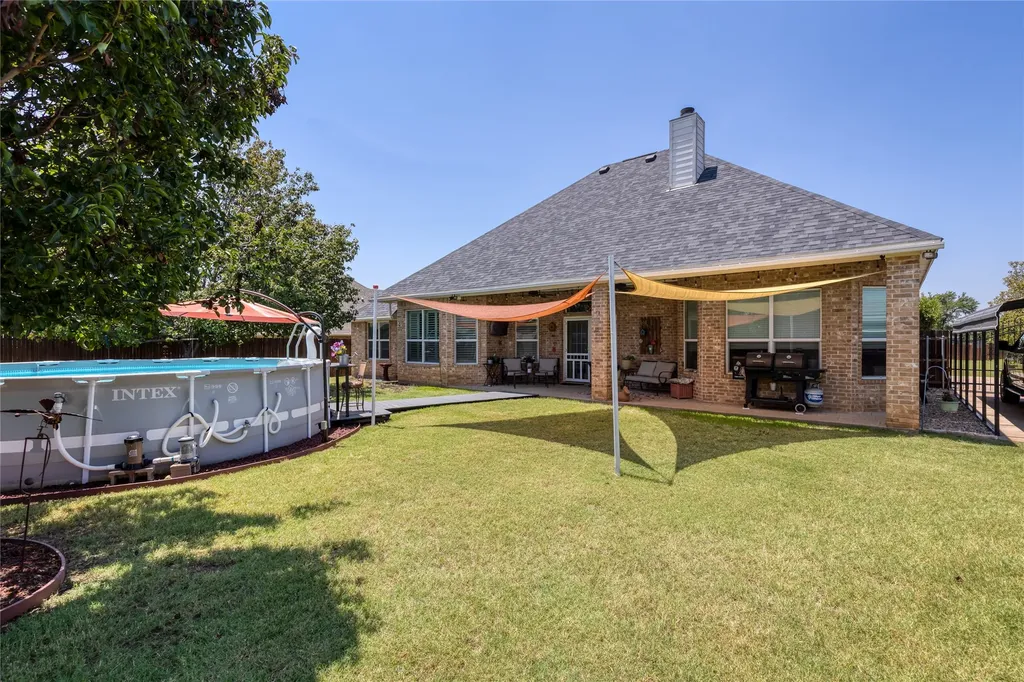 2821 Willow Ridge Circle Granbury TX 76049