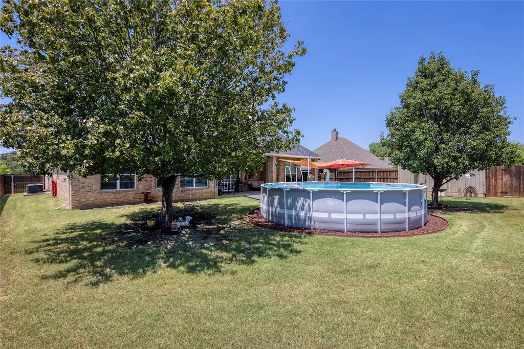 2821 Willow Ridge Circle Granbury TX 76049