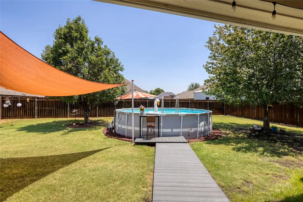 2821 Willow Ridge Circle Granbury TX 76049