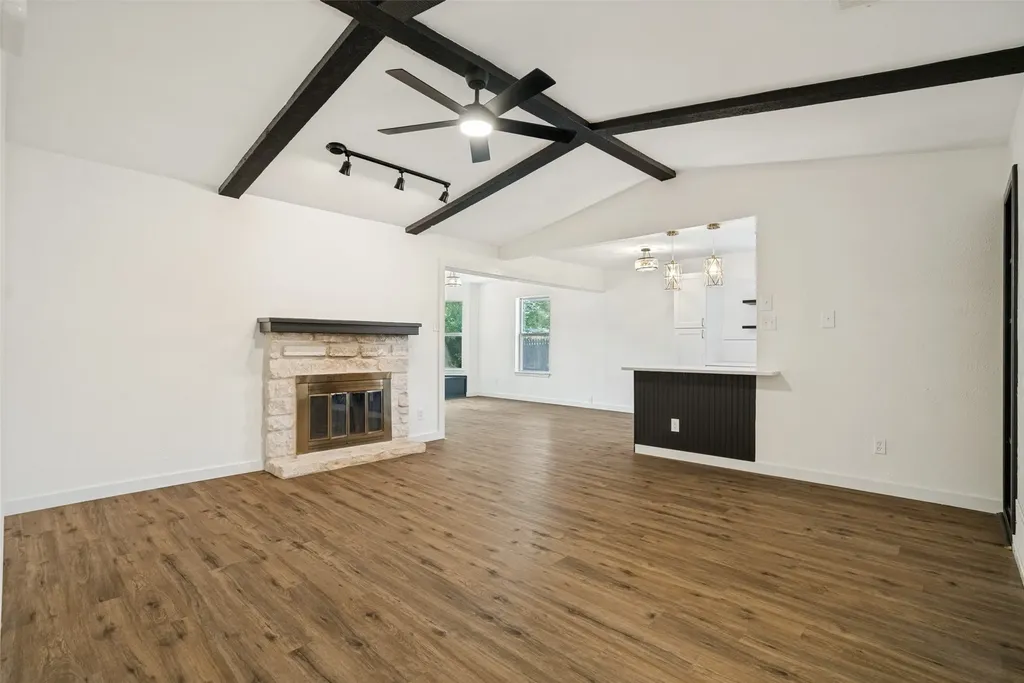 1907 Armstrong Street Cleburne TX 76033