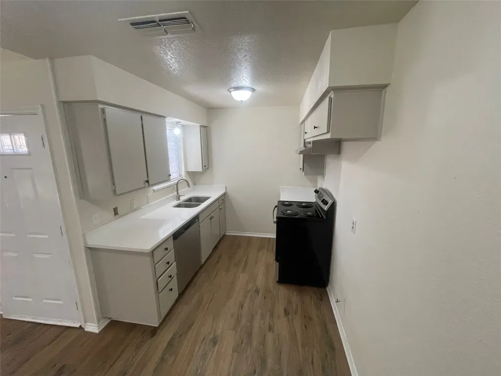 3149 Tudor Lane Irving TX 75060