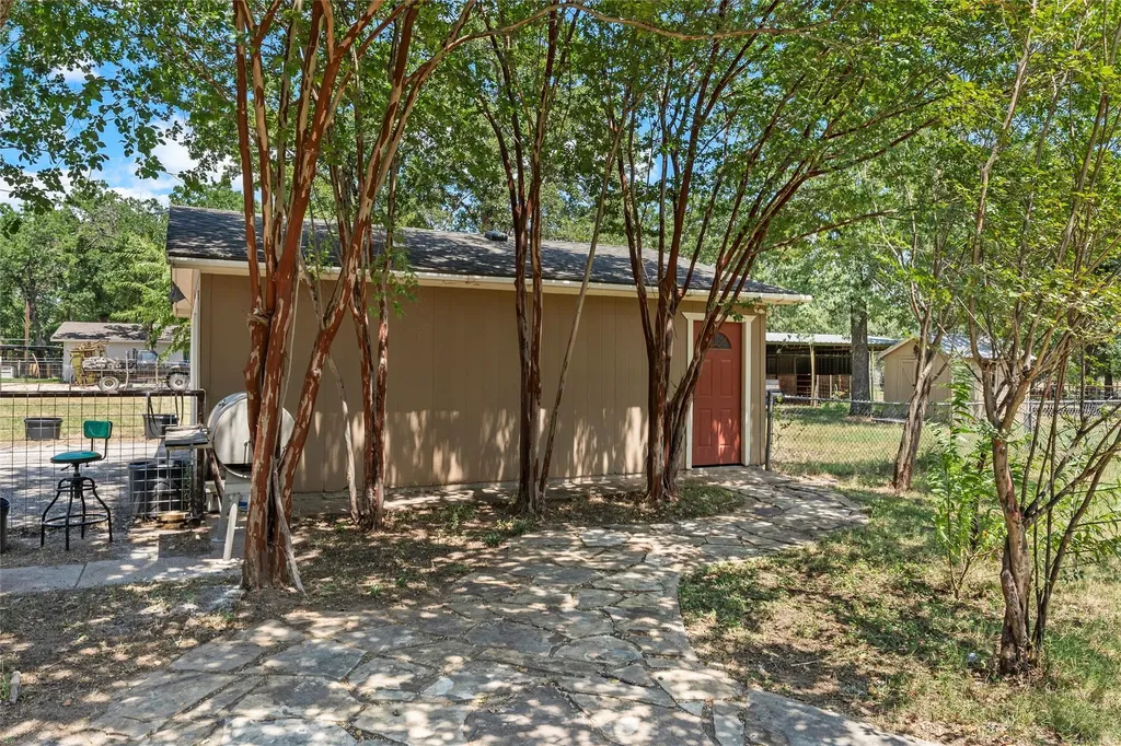1047 Fort Hill Road Waco TX 76705