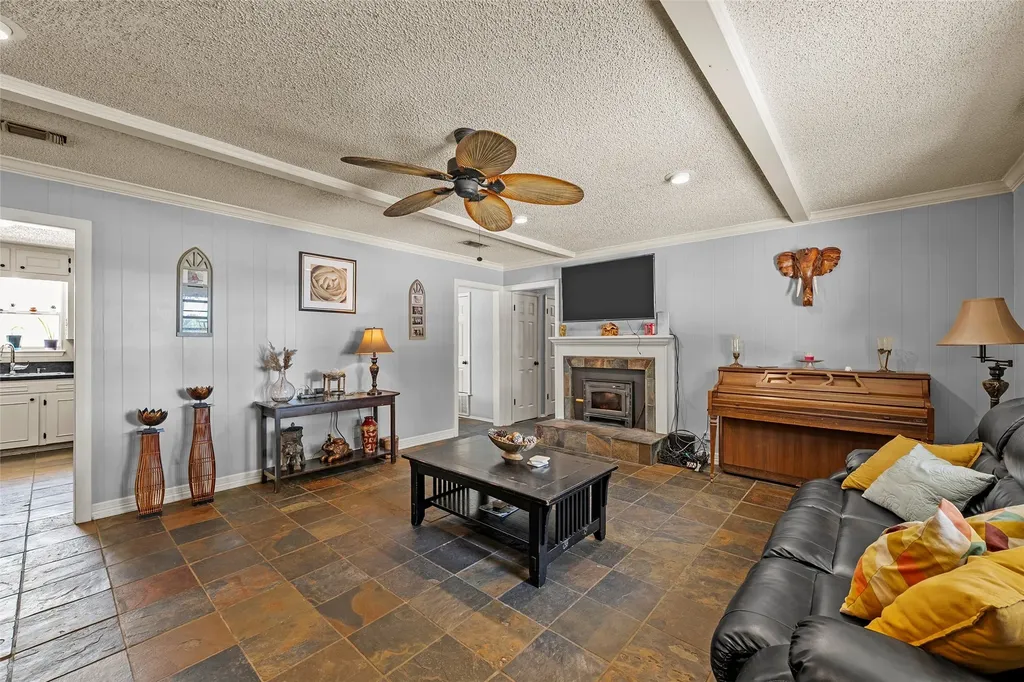 1047 Fort Hill Road Waco TX 76705