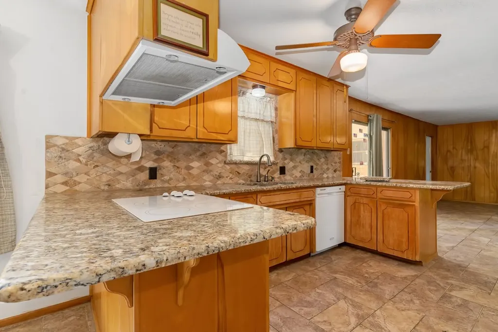401 S Beverly Street Crowley TX 76036