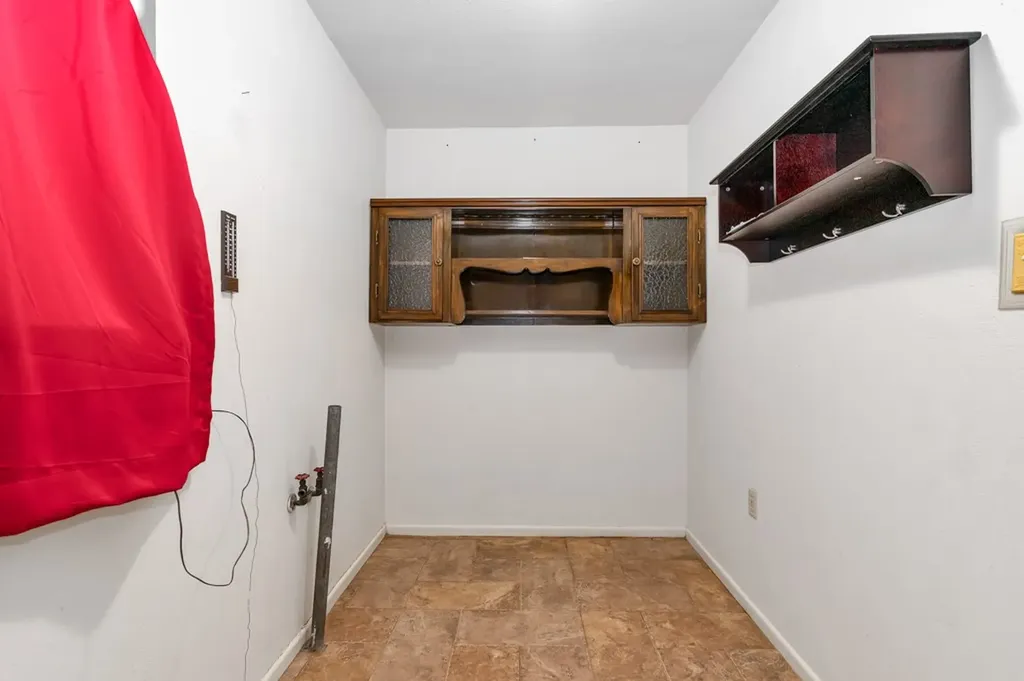 401 S Beverly Street Crowley TX 76036