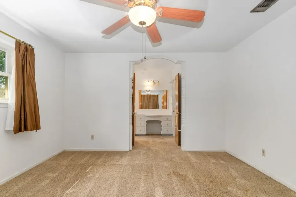 401 S Beverly Street Crowley TX 76036