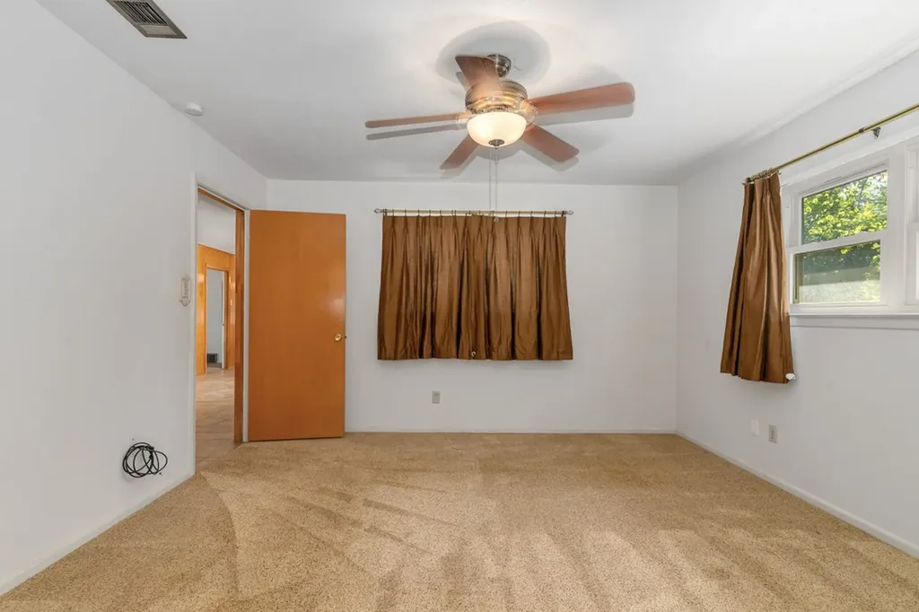 401 S Beverly Street Crowley TX 76036