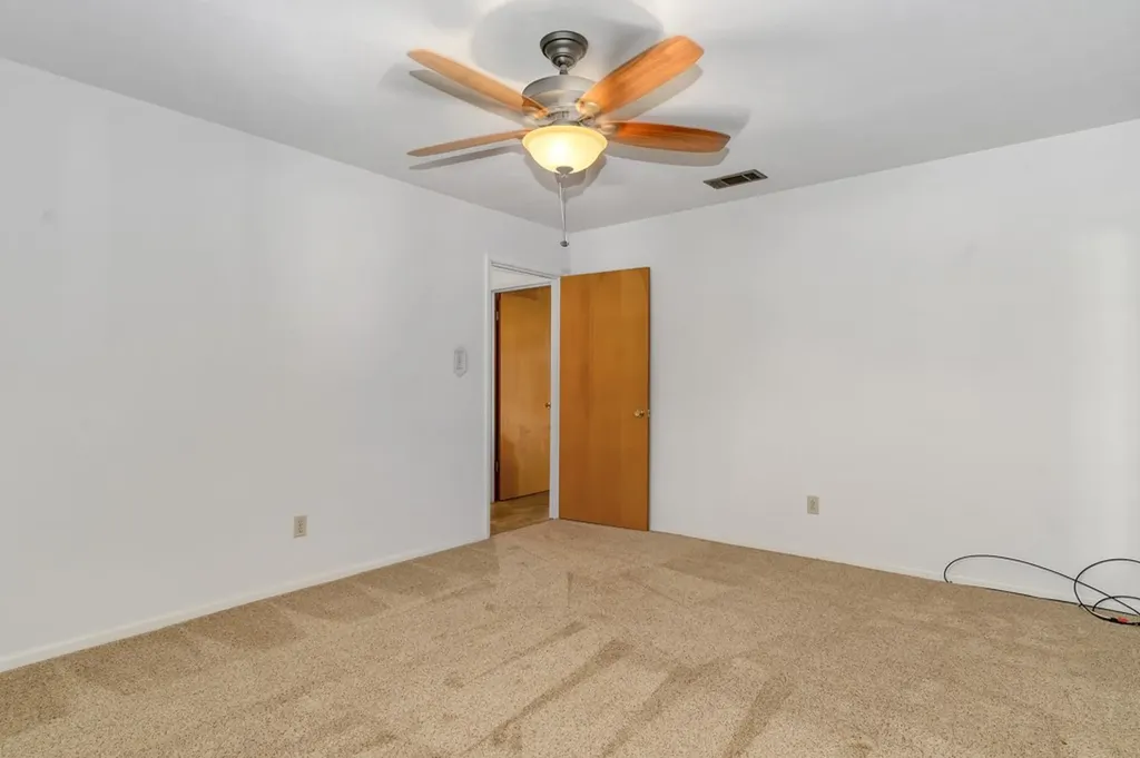 401 S Beverly Street Crowley TX 76036