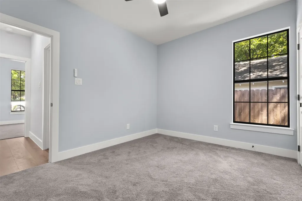2618 Seevers Avenue Dallas TX 75216