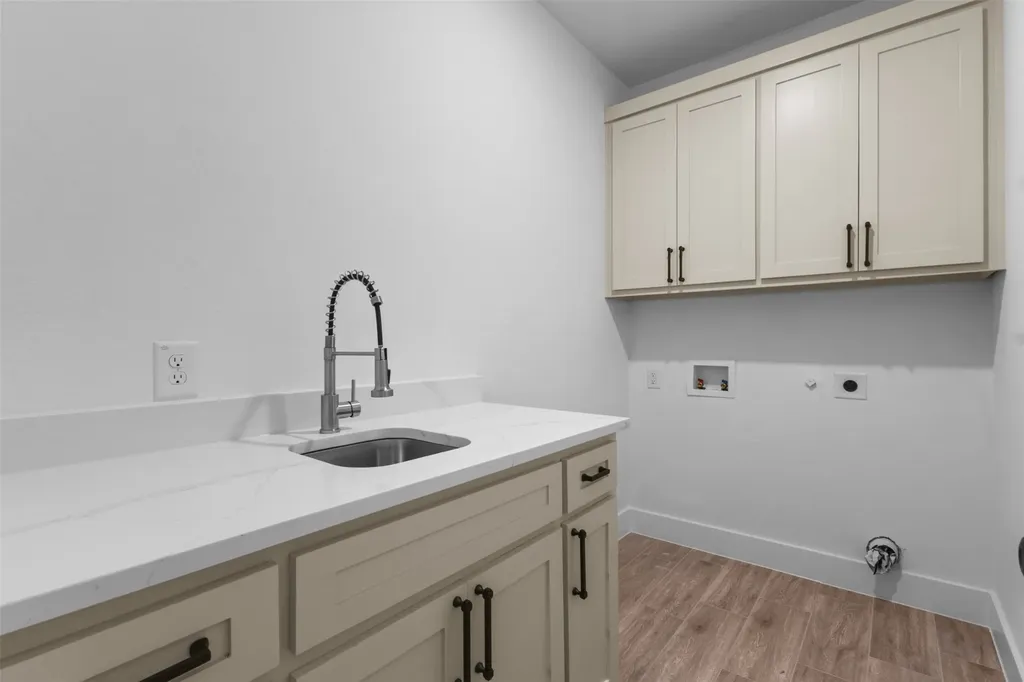 2618 Seevers Avenue Dallas TX 75216