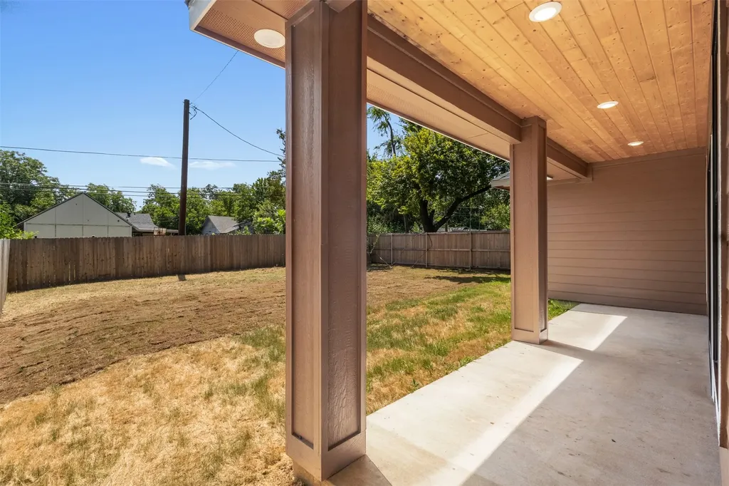 2618 Seevers Avenue Dallas TX 75216
